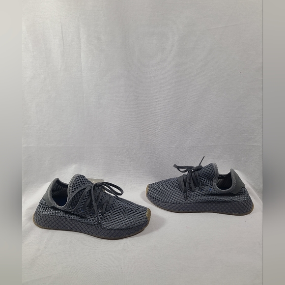 Adidas Deerupt runner- New with tags- Size 4.5 youth - Picture 4 of 7